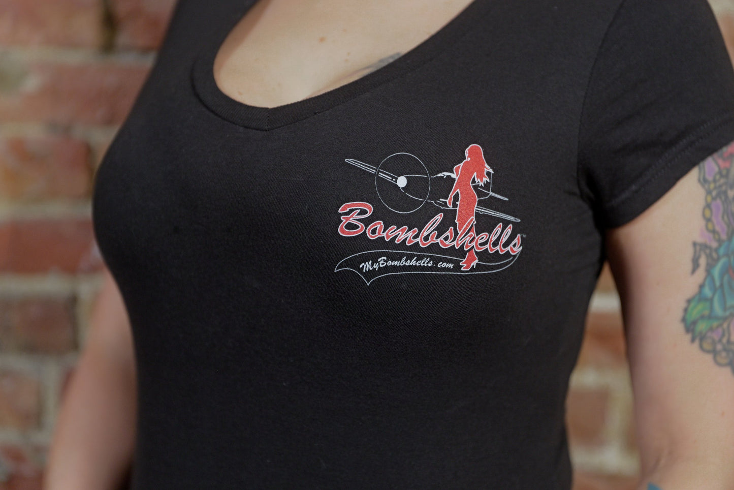 Ladies My Bombshells Curves T-Shirt V Neck Logo